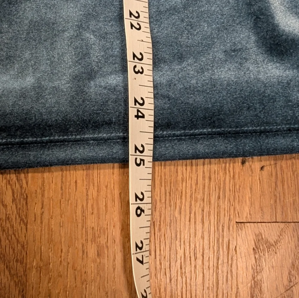 ✨ Ann Taylor XL Velvet Tank Top – Shimmering Blue Elegance ✨ - Picture 7 of 8